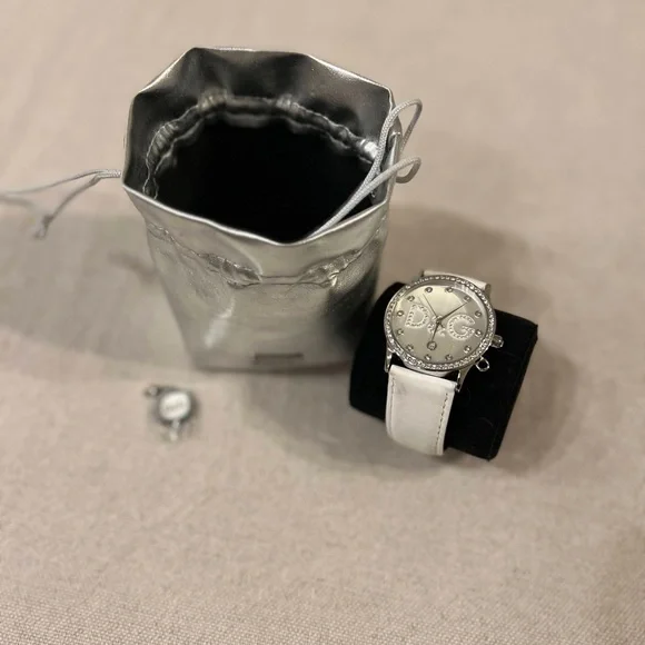 Accessories | Dolce Gabbana Dw091 Gloria Watch White Leather  display picture 3